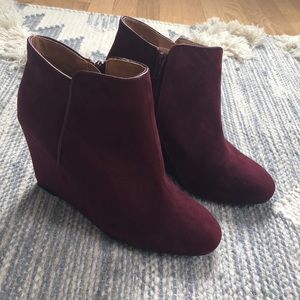 Maroon booties